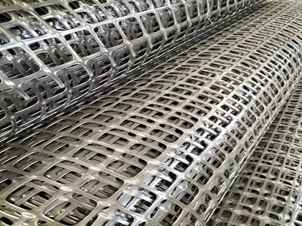 玻纖土工格柵的優(yōu)點及注意事項